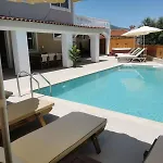 Galadriel Villa With Private Pool & Jacuzzi