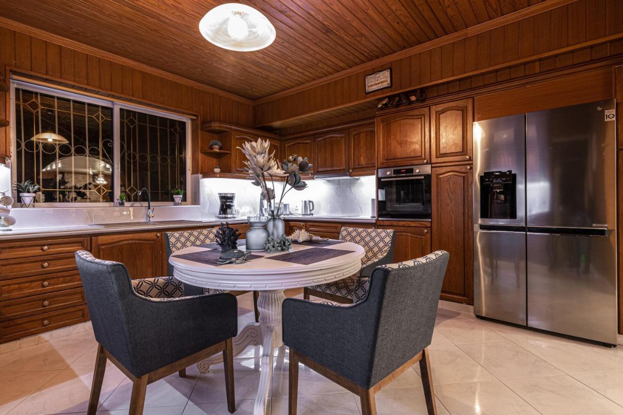 Villa Galadriel With Private Pool & Jacuzzi Kato Yerakarion